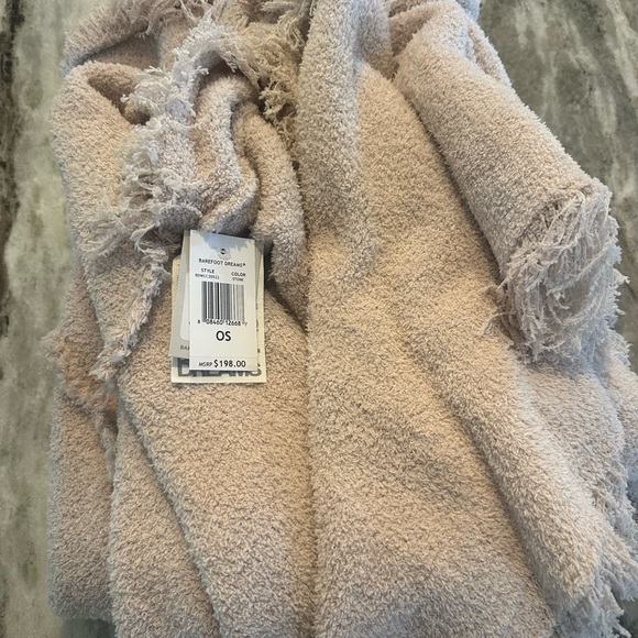 NWT Barefoot Dreams Cozy Chic Fringe Poncho - Picture 2 of 5